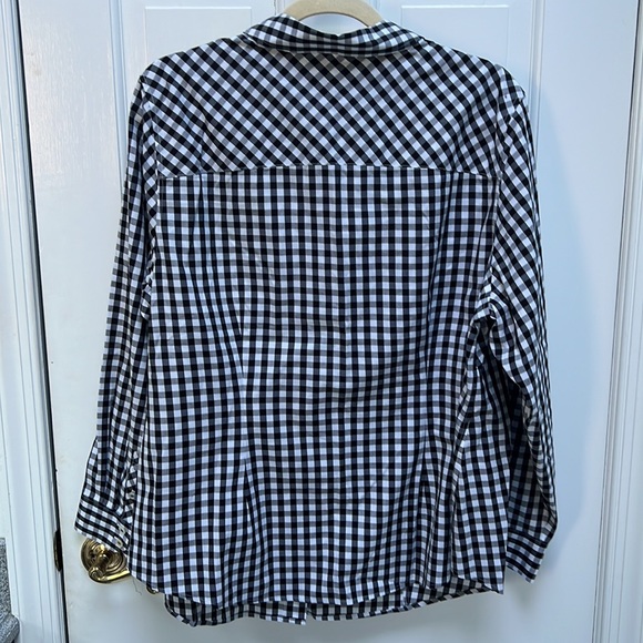 Talbots 18WP Button down - Picture 3 of 4